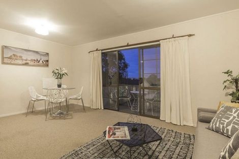 Photo of property in 5 Denarius Lane, Glendene, Auckland, 0602
