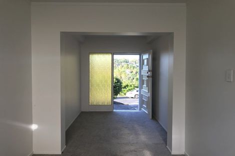 Photo of property in 27 Peter Terrace, Castor Bay, Auckland, 0620