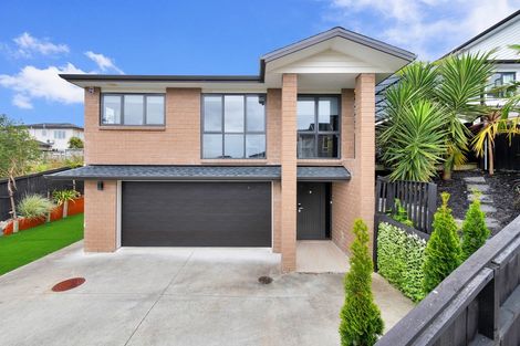 Photo of property in 12 San Casello Rise, Henderson, Auckland, 0612