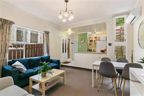 Photo of property in 84 Rolleston Street, Mount Cook, Wellington, 6021