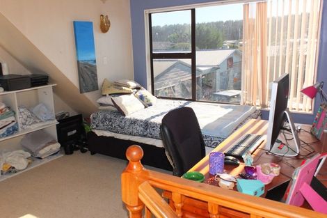 Photo of property in 12 Low Avenue, Foxton Beach, Foxton, 4815