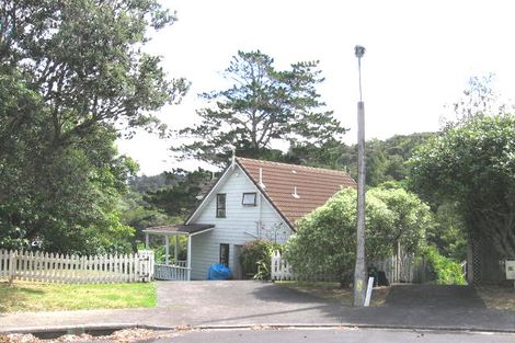 Photo of property in 15 Hotspur Place, Bayview, Auckland, 0629