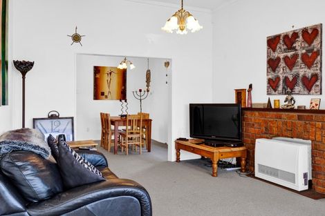 Photo of property in 44 Gilbert Street, New Plymouth, 4310