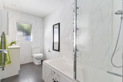 Photo of property in 124a Prince Regent Drive, Half Moon Bay, Auckland, 2012