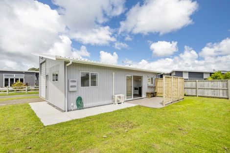 Photo of property in 6 Rena Place, Whitianga, 3510