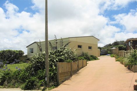 Photo of property in 48 Waitea Road, Muriwai, 0881