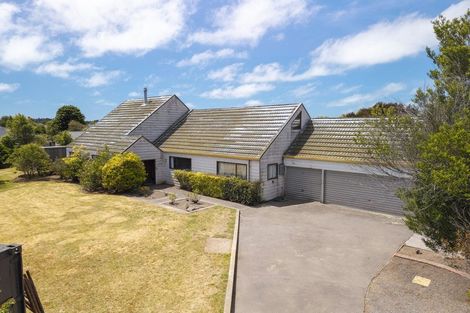 Photo of property in 49b Inwoods Road, Parklands, Christchurch, 8083