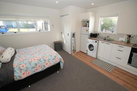 Photo of property in 19 Rhodes Drive, Kelvin Grove, Palmerston North, 4414