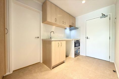 Photo of property in 2e/30 Westward Ho, Glen Eden, Auckland, 0602