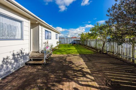 Photo of property in 2/62 Redcrest Avenue, Red Hill, Papakura, 2110