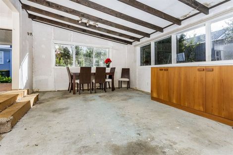 Photo of property in 2/22 Windy Ridge Road, Glenfield, Auckland, 0629