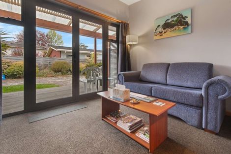 Photo of property in 105 Koutu Road, Kawaha Point, Rotorua, 3010