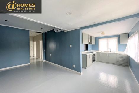 Photo of property in 13 Lavelle Road, Henderson, Auckland, 0612