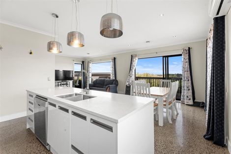 Photo of property in 37 Sylvester Crescent, Flagstaff, Hamilton, 3210