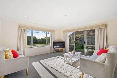 Photo of property in 74 Hillwell Drive, Henderson, Auckland, 0612