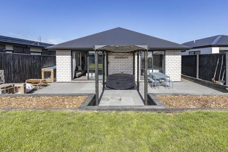 Photo of property in 19 Croydon Street, Woodend, 7610