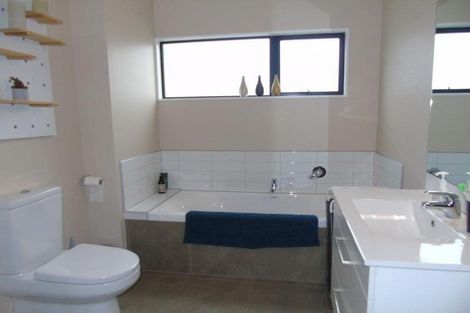 Photo of property in 26 Ramphal Terrace, Khandallah, Wellington, 6035