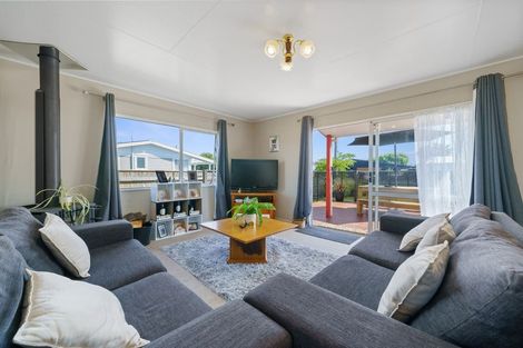 Photo of property in 18a Shortt Street, Foxton Beach, Foxton, 4815