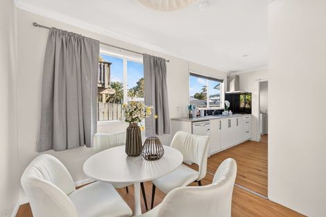 Photo of property in 2/35a Woodglen Road, Glen Eden, Auckland, 0602