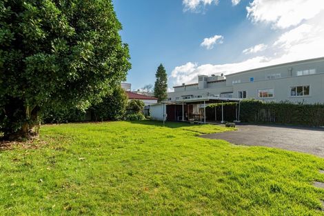 Photo of property in 337 Devonport Road, Tauranga, 3110