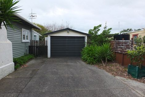 Photo of property in 45 Nash Parade, Foxton Beach, Foxton, 4815