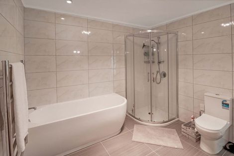 Photo of property in 7c Tiniroa Grove, Silverstream, Upper Hutt, 5019