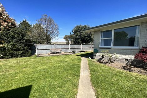 Photo of property in 16 Sarabande Avenue, Redwood, Christchurch, 8051