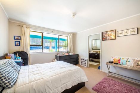 Photo of property in 28 Glamorgan Drive, Torbay, Auckland, 0630