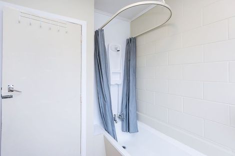 Photo of property in Oberon Flats, 48a Merton Street, Trentham, Upper Hutt, 5018