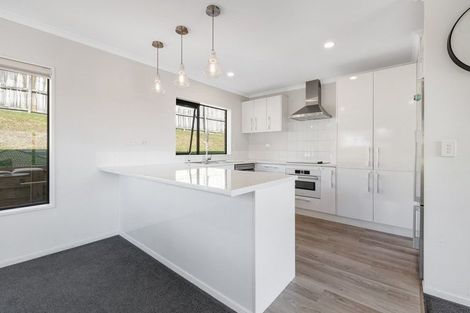 Photo of property in 15 Black Teal Close, Unsworth Heights, Auckland, 0632
