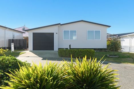 Photo of property in 11 Kamahi Crescent, Papamoa Beach, Papamoa, 3118