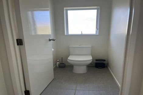 Photo of property in 8 Ballini Rise, West Harbour, Auckland, 0618