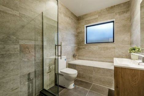 Photo of property in 15 Ropere Street, Kumeu, 0810