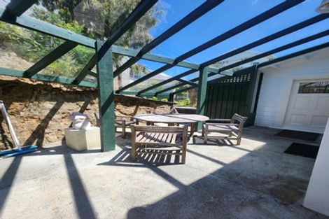 Photo of property in 28 Apuka Street, Brooklyn, Wellington, 6021