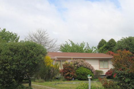 Photo of property in 2 Avon Close, Richmond Heights, Taupo, 3330