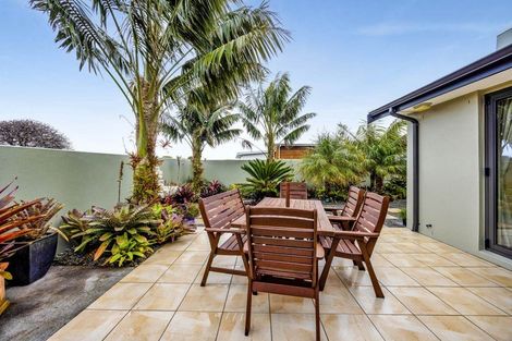 Photo of property in 19 Dolphin Parade, Bell Block, New Plymouth, 4312