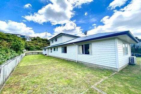 Photo of property in 5 Swain Grove, Riverstone Terraces, Upper Hutt, 5018