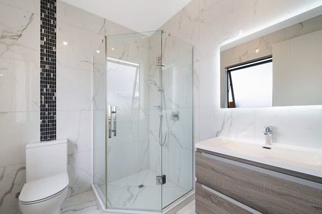 Photo of property in 16 Tararua Street, Massey, Auckland, 0614