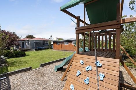 Photo of property in 6 Kahikatea Street, Inglewood, 4330