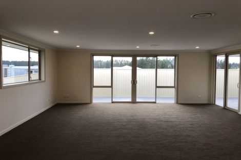 Photo of property in 5 Kinnaird Close, Alexandra, 9320