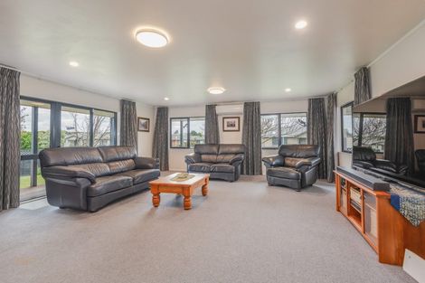Photo of property in 77 Rhodes Drive, Kelvin Grove, Palmerston North, 4414