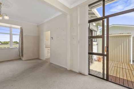 Photo of property in 51 Brook Street, Waterloo, Lower Hutt, 5011