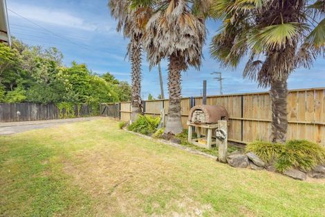 Photo of property in 1060 Kaipara Coast Highway, Kaukapakapa, 0873