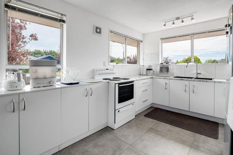 Photo of property in 1/57 Sarabande Avenue, Redwood, Christchurch, 8051