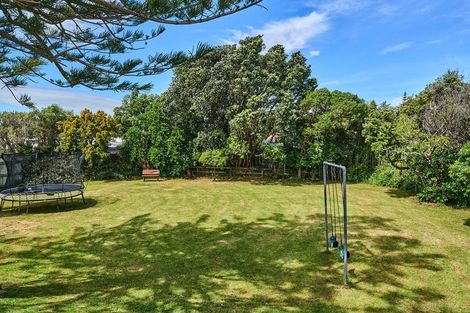 Photo of property in 5b Whitehouse Road, Titahi Bay, Porirua, 5022
