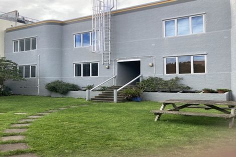 Photo of property in Hamilton Flats, 4/9 Hawker Street, Mount Victoria, Wellington, 6011