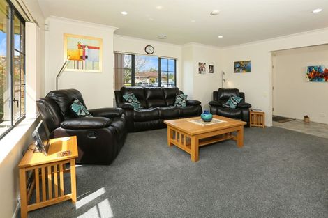 Photo of property in 21 Checkerberry Court, Henderson, Auckland, 0612