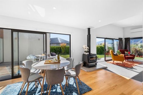 Photo of property in 18 Centre Crescent, Wanaka, 9305