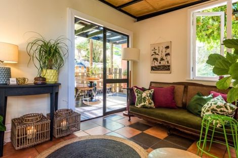 Photo of property in 14 Wellington Road, Surfdale, Waiheke Island, 1081