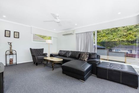 Photo of property in 33 Sunny Grove, Wainuiomata, Lower Hutt, 5014